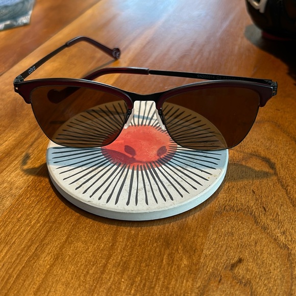 Clare sunglasses (non-prescription of course) - Picture 1 of 6